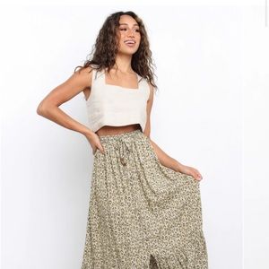 PETAL & PUP Devlin Top in Beige